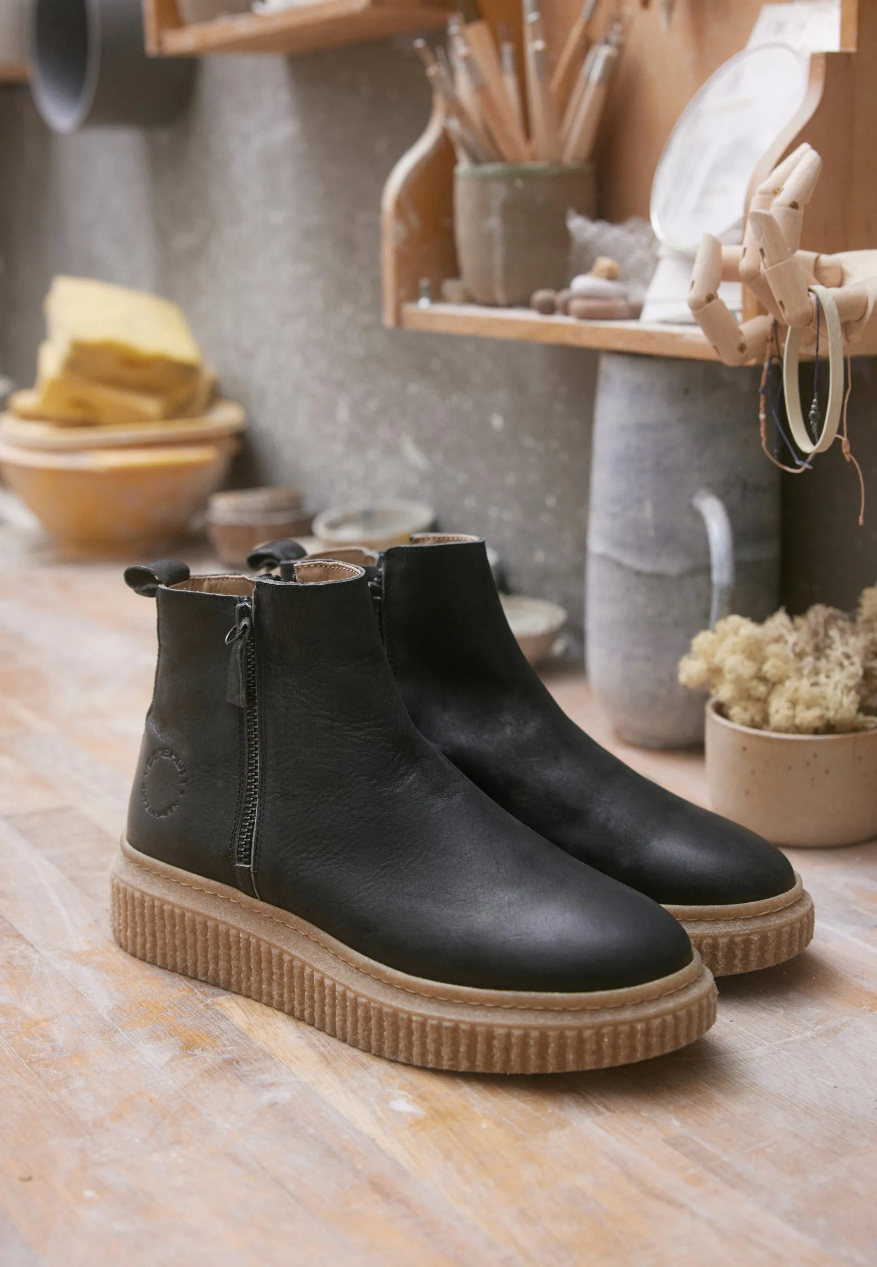 CASFENJA Double Zip Boot Nubuck vegetable tanned