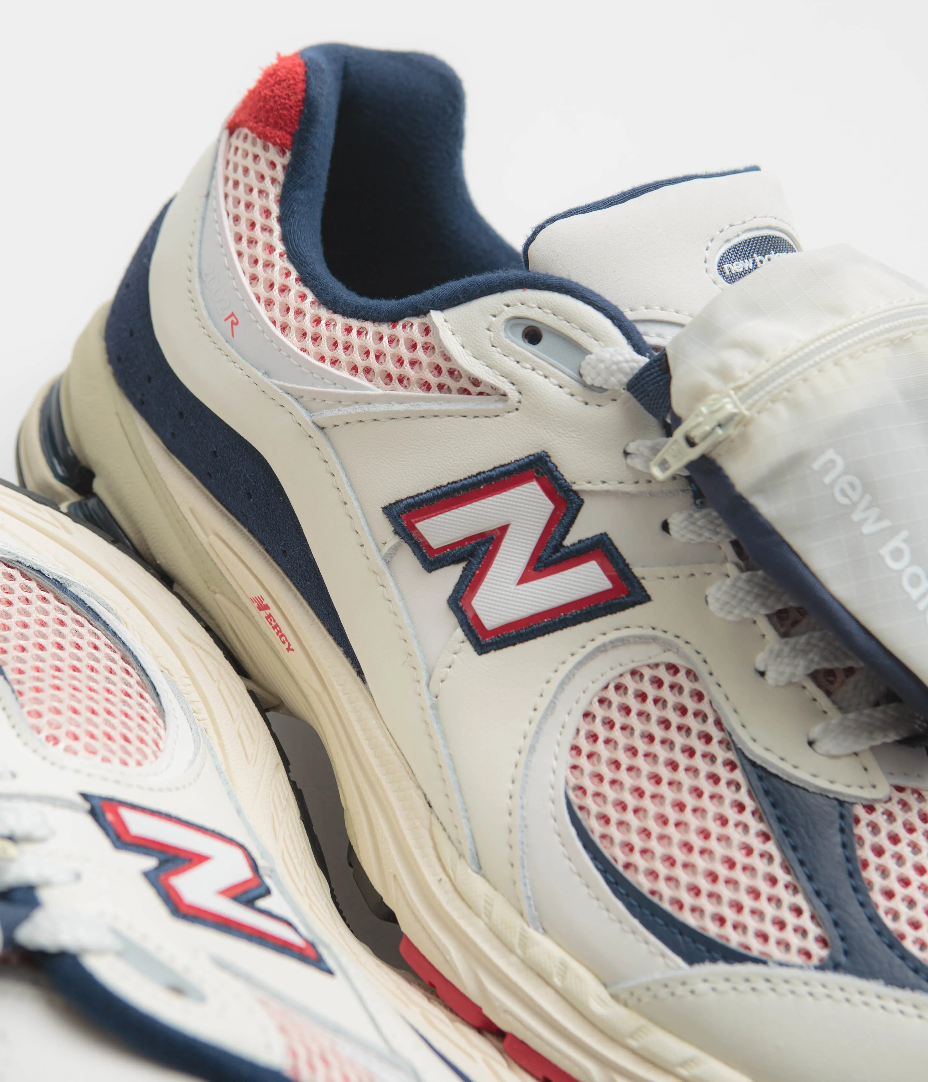 New Balance 2002R Shoes - Sea Salt / Red / Blue